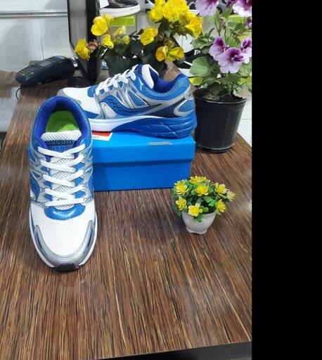 کفش اسپرت ساکونی از سایز 41 الی 44در رنگ ابی